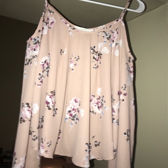 Open Shoulder Floral Blouse - Picture 4 of 4